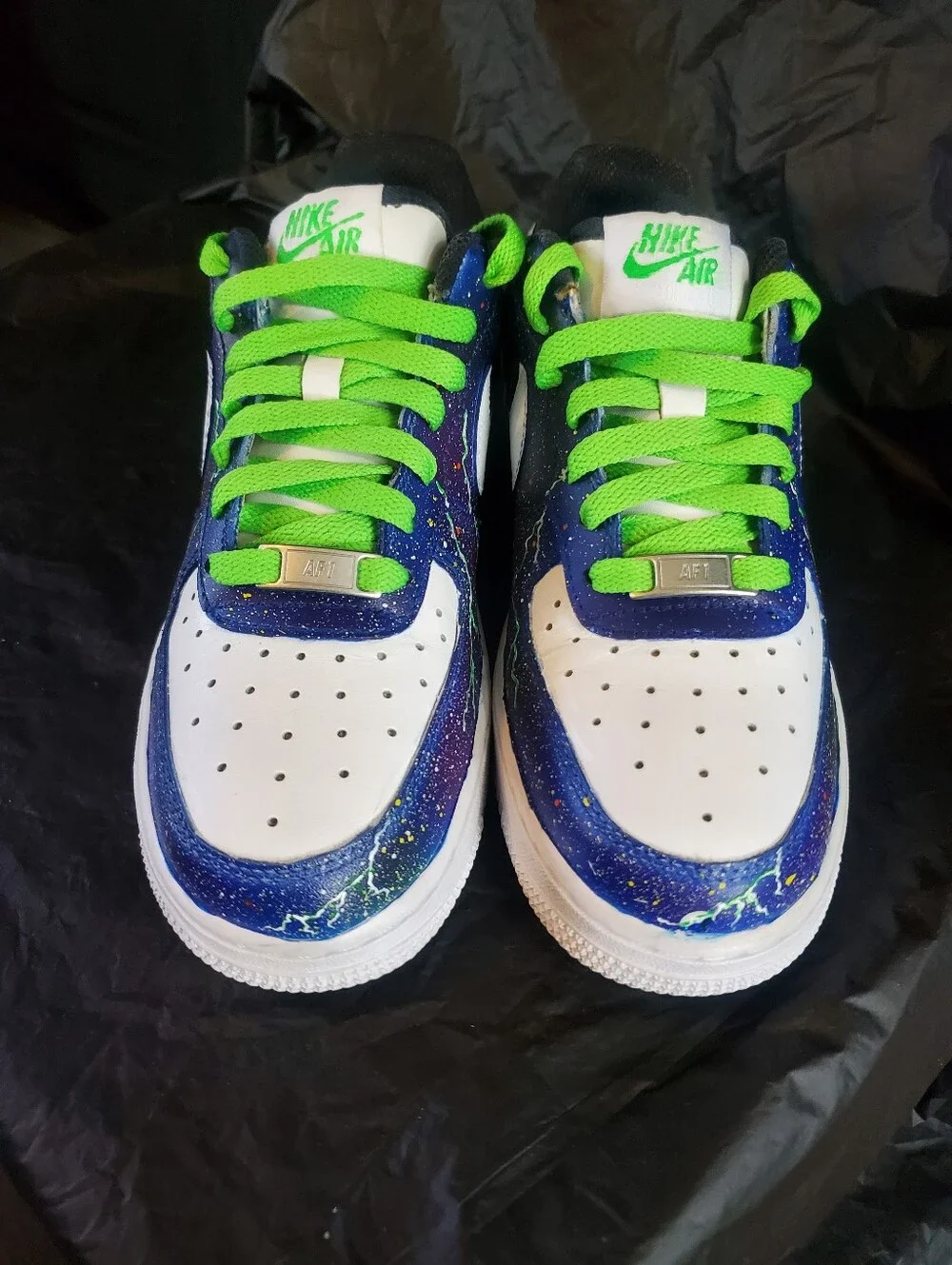 Nike Kids White, Blue & Green Lightning-Print Low Top Sneakers